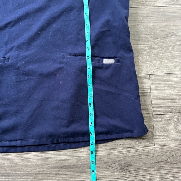 Figs Womens Navy Blue Scrub Top Size XL Technical Collection Short Sleeve - Picture 7 of 9